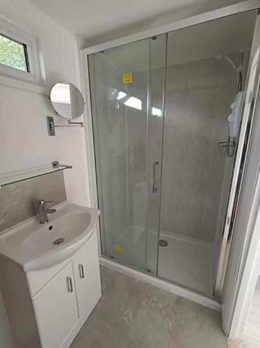 Private Lodge Close To Beaches And Goodwood Felpham Экстерьер фото